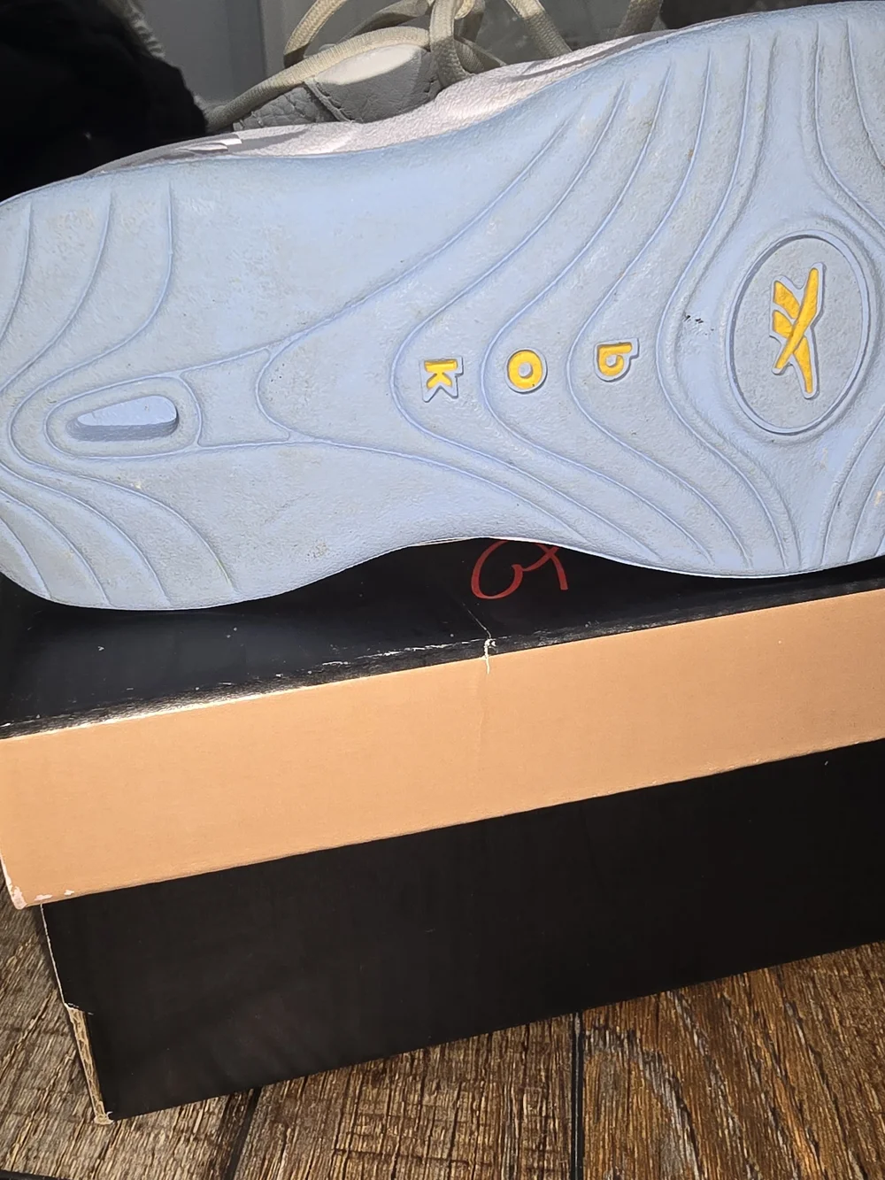 Reebok Kids White & Light Blue Leather Sneakers